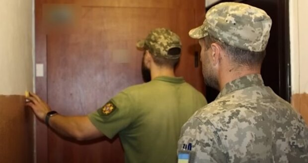 Повістка за місцем проживання: чи можуть представники ТЦК та поліції увійти до квартири без згоди власника