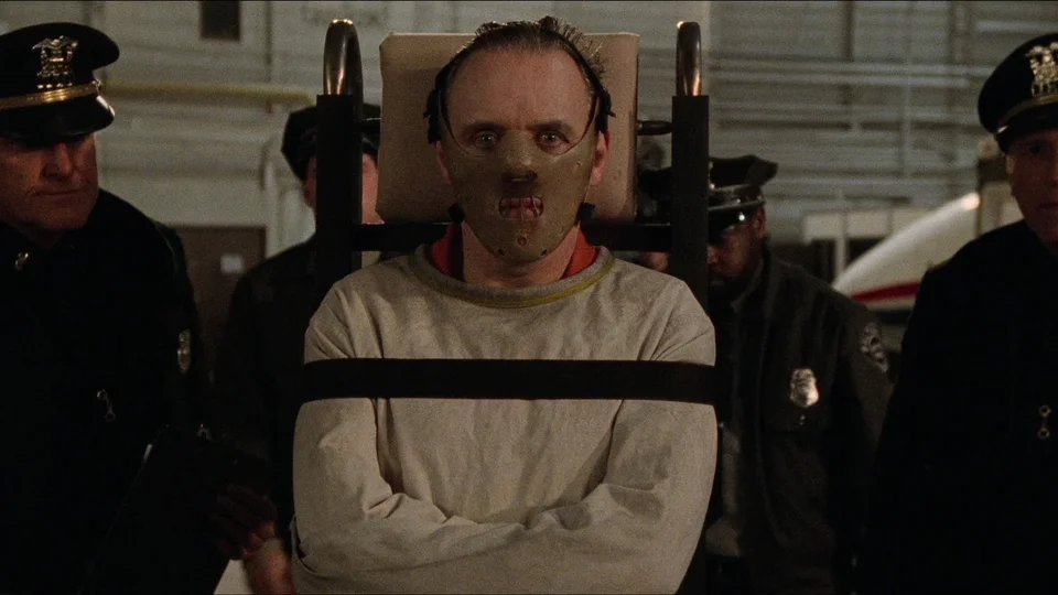 Застосування кайданків під час обшуку є правомірним, якщо це потрібно для безпеки учасників слідчих дій та запобігання перешкоджання обшуку — ВС ( справа №183/7067/22) - 07732a5fd8601c1de5cd9133917c5d9f.webp