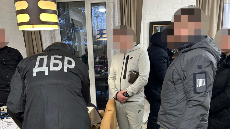 КПК не містить жодних застережень про необхідність залучення захисника при повідомленні особі про підозру – ВС ( справа №711/171/24) - 3e426047187273b8b0448a80923d45f8.png