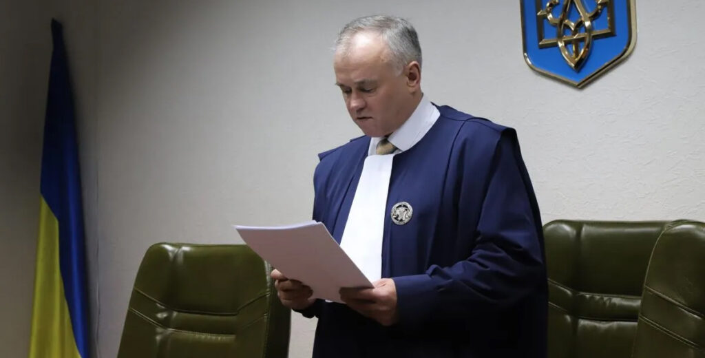 Суддю Анатолія Ясельського позбавили премії АЖ на місяць. Він закрив справу «беркутівця», від дій якого постраждало понад 70 людей - 69cbdb8c065e86b3ae9abd4d6c04c74c.jpeg