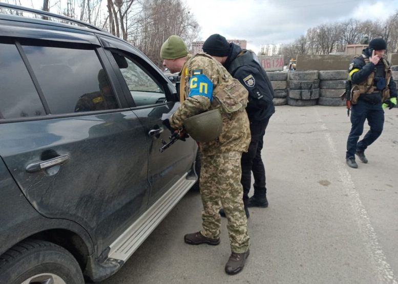 Представник ТЦК таки має право виписувати повістки \