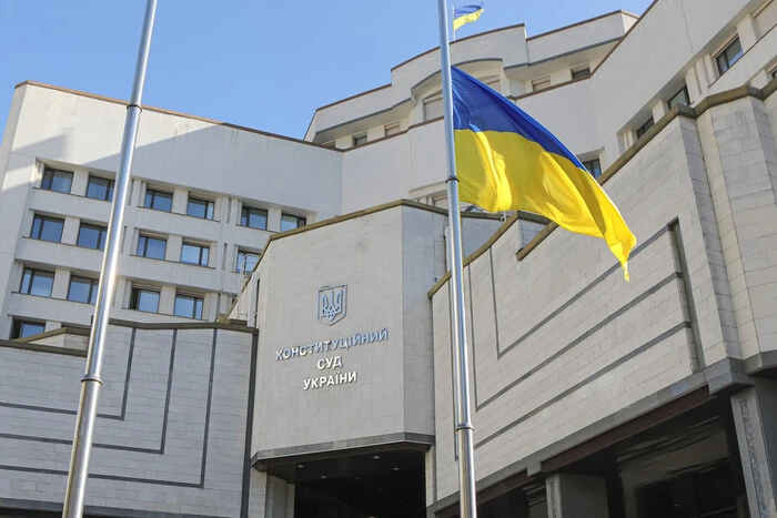 Встановлення строку 3 місяці для звернення працівника до суду про стягнення зарплати визнано неконституційним - Рішення №1-р/2025