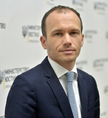 Міністр юстиції Денис Малюська: ми удосконалюємо механізми надання адмінпослуг у сфері державної реєстрації - tn1_0_02730800_1589446639_5ebd07ef06b14.jpg