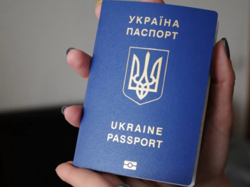 Украина разрешает сохранить гражданство жителям Крыма с российскими паспортами вопреки закону - tn1_0_14168100_1592388892_5ee9ed1c22a09.png