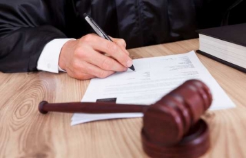 Підполковник поліції , який узяв 200 тис. за закриття справи, відбувся штрафом - tn1_0_67333800_1574609447_5ddaa227a468e.jpg