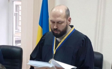 Одіозного суддю Печерського суду Сергія Вовка виправдали - tn1_0_69268600_1579642962_5e277052a9236.jpg