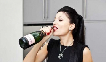 Ну звичайно ... Джарти! Госпсуд Києва визнав недійсними правочини з акціями ПриватБанку - tn1_705da049f8ddd7077cf07945744178c3_618407e11a824.jpg