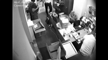 Фантастично! Держава має заплатити 25 мільйонів збитків після обшуку ювелірного магазину \