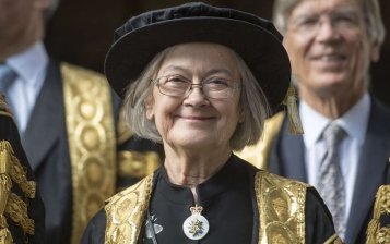 Глава ВС баронесса Бренда Хейл: судей-мужчин попросят уступить места дамам  - tn1_glava_vs_baronessa_brenda_heyl_sudey_mugchin_poprosyat_ustupit_mesta_damam_5ca328b8d3740.jpg