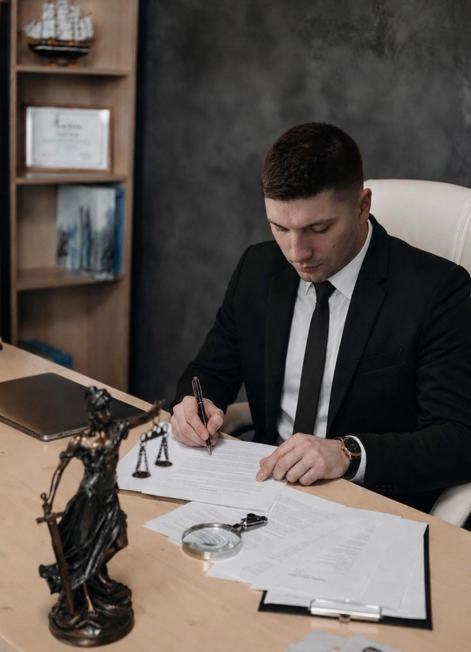 Суд закрив справу за ч. 5 ст. 126 КУпАП через помилкову кваліфікацію