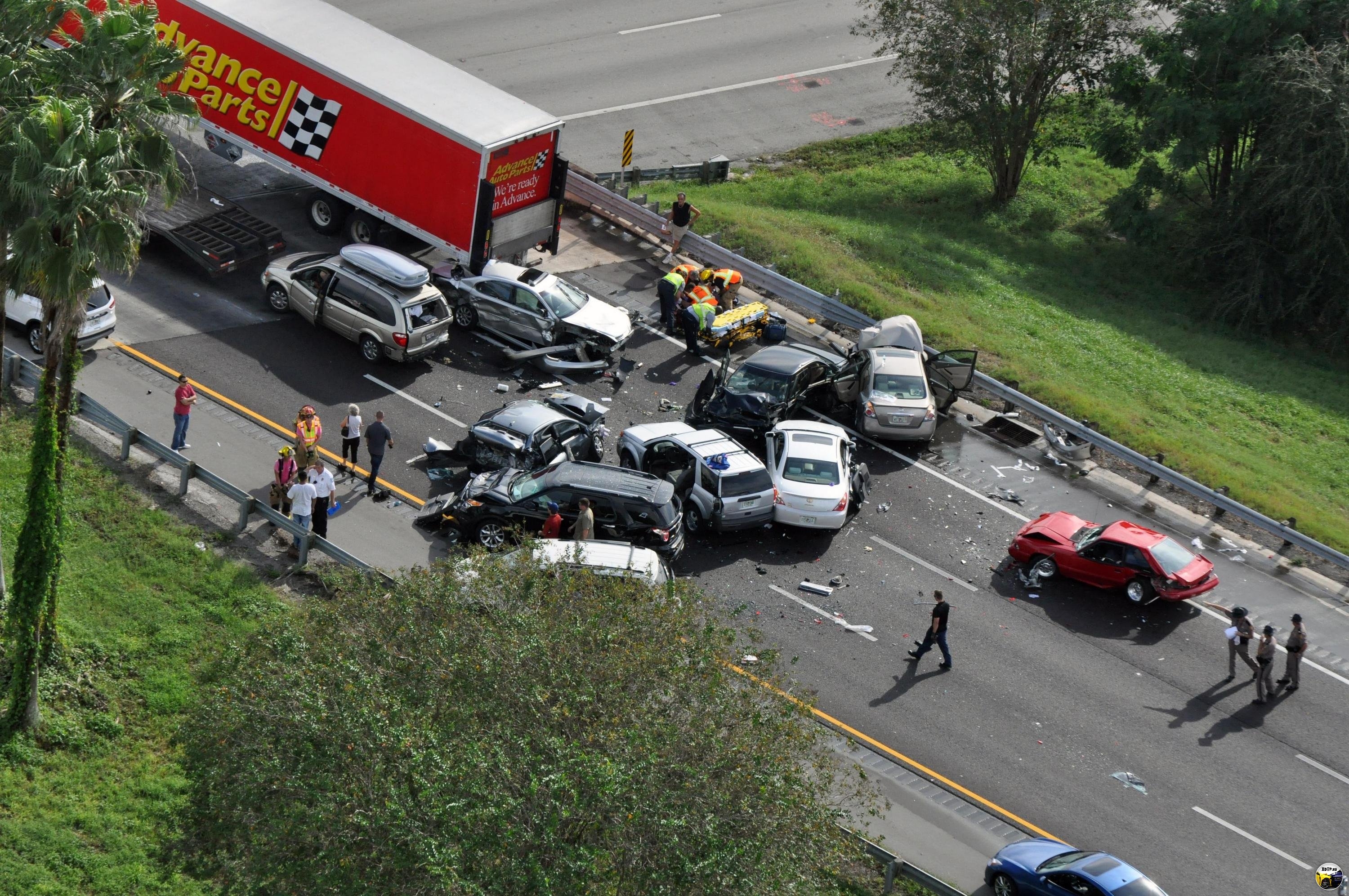 - kriminalna_vidpovidalnist_osobi_viklyuchaetsya_yakshcho_tsya_osoba_porushila_pdr_vimusheno_cherez_stvorennya_avariynoi_situatsii_inshoyu_osoboyu_yaka_keruvala_tz_56c5ed68935bd.jpg