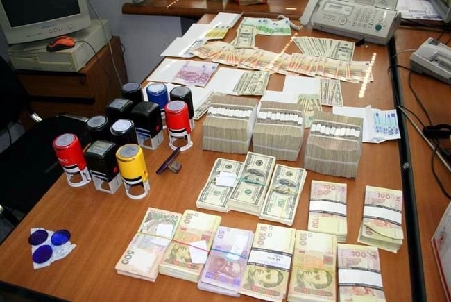 - vsu_dokumenti_vidani_kontragentom_zasudgenim_za_fiktivne_pidpriemnitstvo_584e8a8b3d63a.jpg