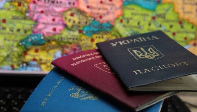 Чи можна звільнити держслужбовця за іноземний паспорт: аналіз судової практики та ризики оскарження