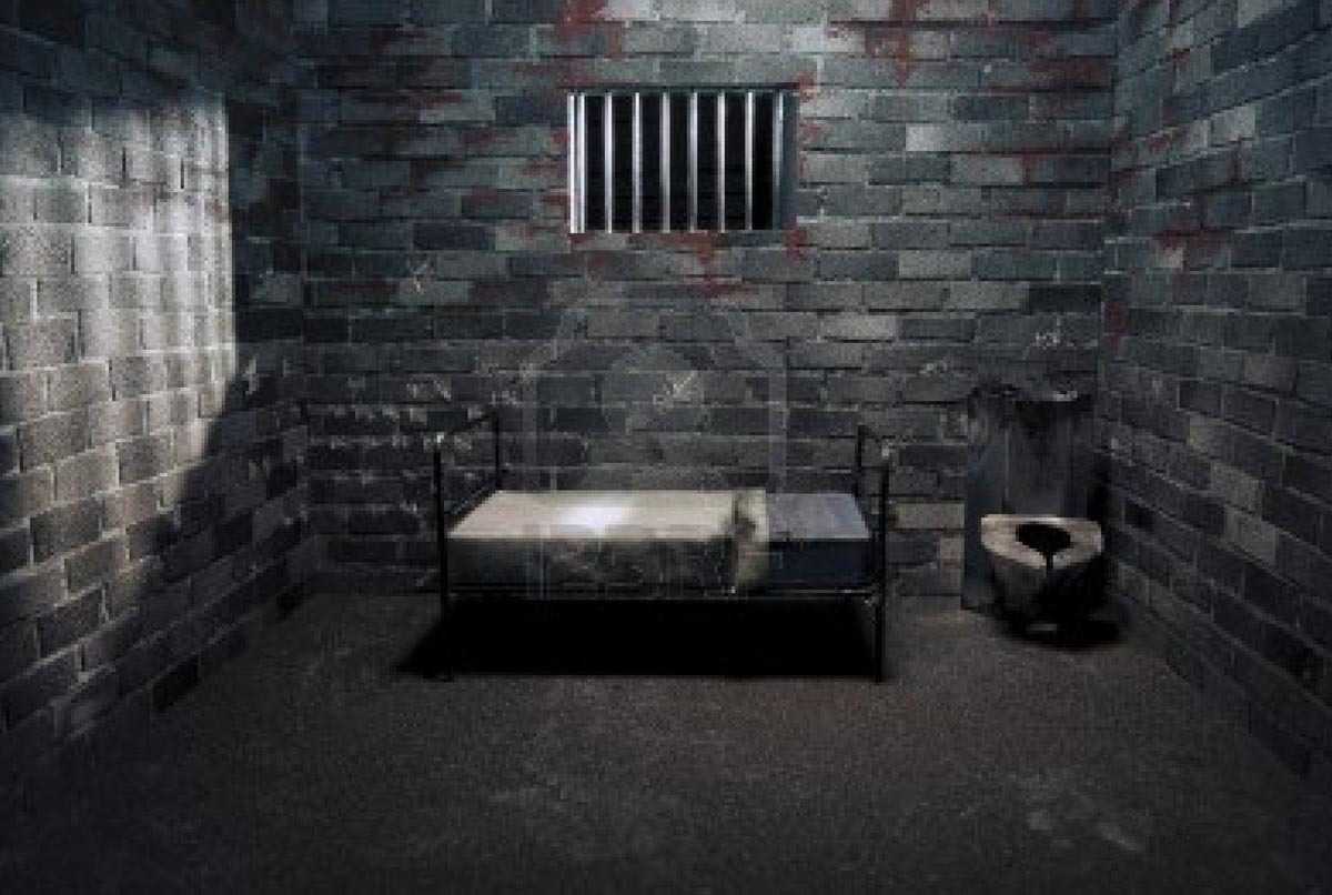 камеры одиночки в тюрьме