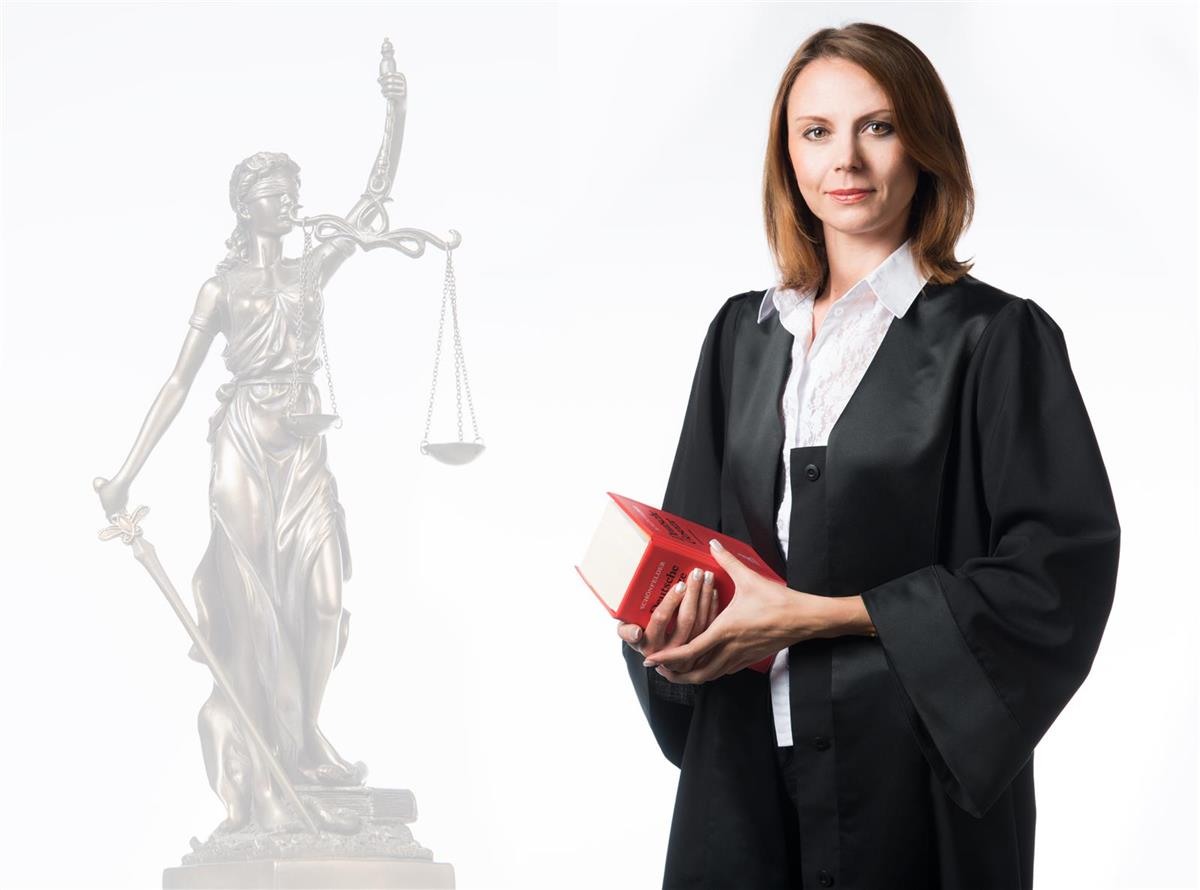 Женщины адвокаты